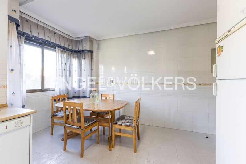 Foto e9362c80-6231-4d7e-9c05-c4c451f34f88. Pis amb calefacció aparcament piscina a Costillares Madrid