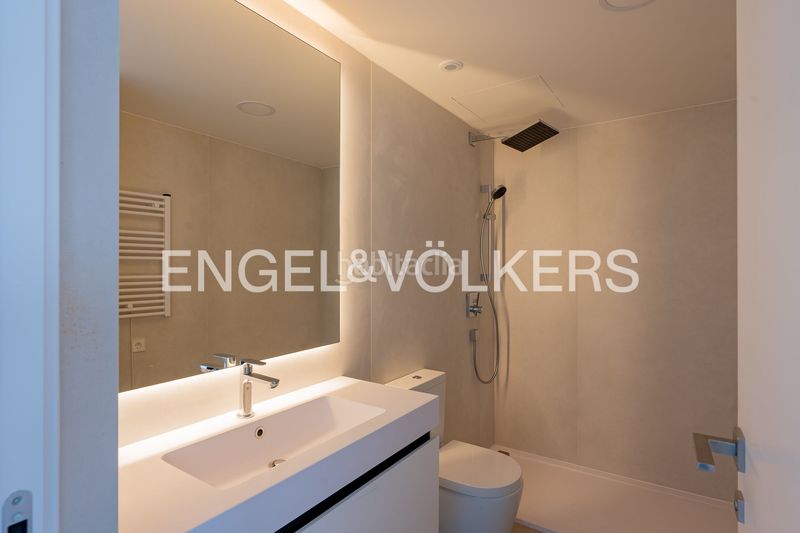 Foto c5bdd061-3154-4417-b6ba-0ddd00405a86. Pis amb calefacció aparcament piscina a Estrella Madrid