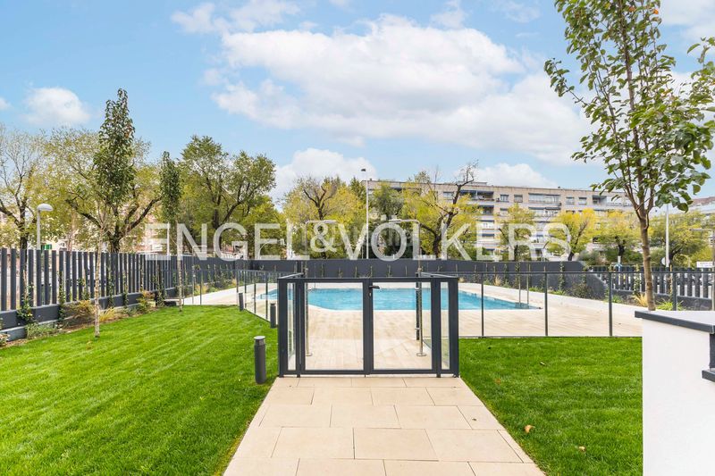 Foto dd35600b-15d9-4b62-9de9-f58aaef6b889. Pis amb calefacció aparcament piscina a Estrella Madrid