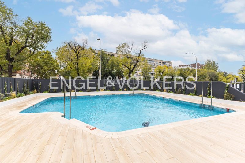 Foto e4e9e75c-d78a-4766-bfde-b8ed037f66db. Pis amb calefacció aparcament piscina a Estrella Madrid