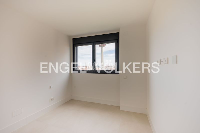 Foto fa5d328b-ea40-4ac5-b65e-7c028388c6a4. Pis amb calefacció aparcament piscina a Estrella Madrid