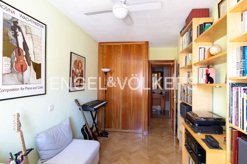 Foto 4007fdd5-fedc-4a45-ab43-860b79fe80e9. Pis amb calefacció aparcament a Valdebernardo-Valderribas Madrid