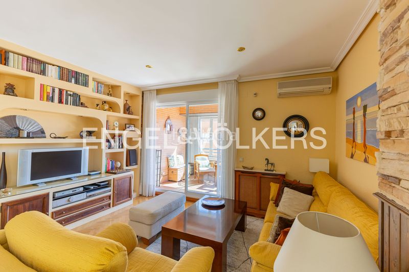 Foto 92335393-1ad2-4b7d-846b-1fc9e6cb21ad. Pis amb calefacció aparcament a Valdebernardo-Valderribas Madrid