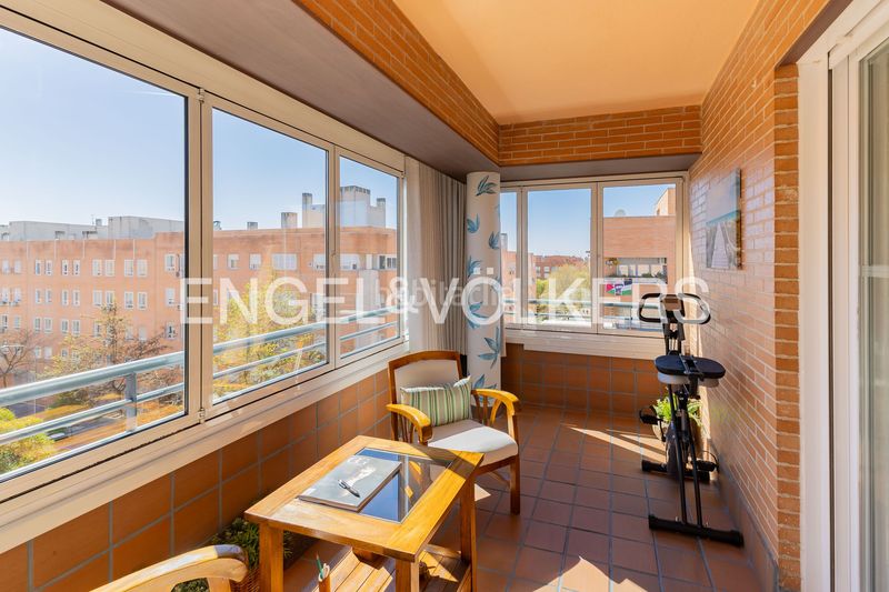 Foto bcab924f-fccd-4860-8140-978e11b63509. Pis amb calefacció aparcament a Valdebernardo-Valderribas Madrid