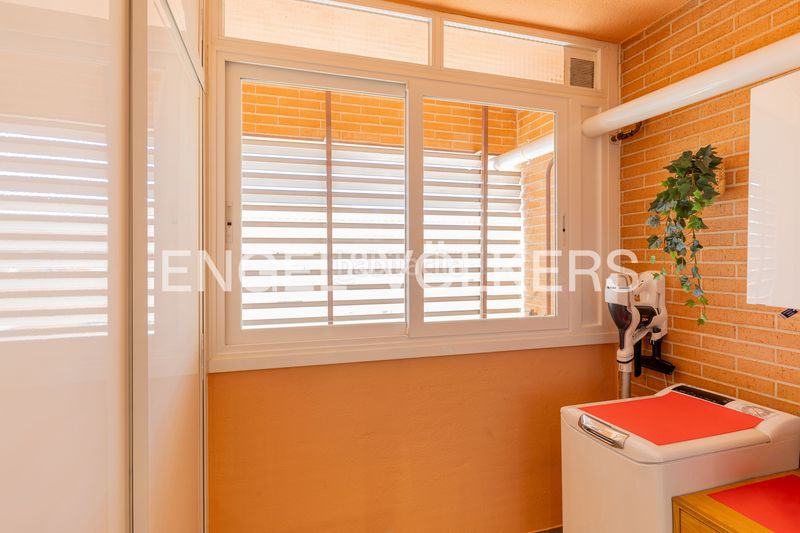 Foto dd989085-9f9a-46ba-ab46-7ae7a7e291a4. Pis amb calefacció aparcament a Valdebernardo-Valderribas Madrid