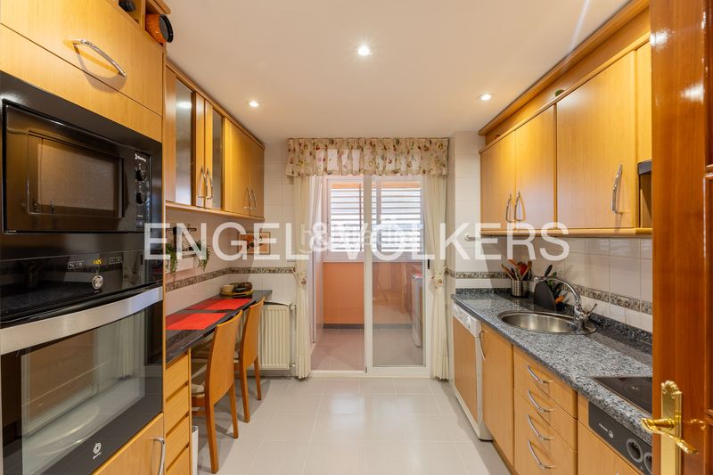 Foto f850616f-d726-4737-8619-4573e29cbb75. Pis amb calefacció aparcament a Valdebernardo-Valderribas Madrid