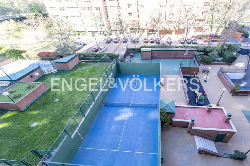 Foto 311e5e26-5c84-46a5-98cb-15c6d9a81927. Pis amb calefacció aparcament piscina a Costillares Madrid