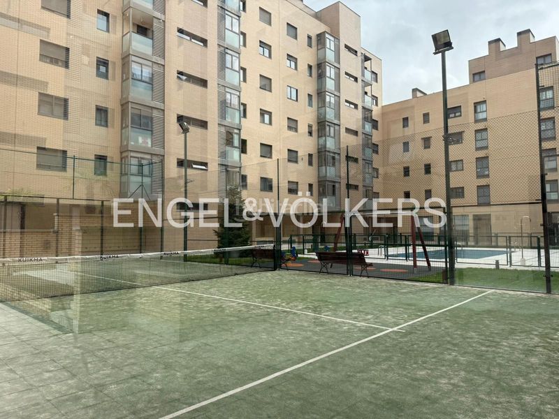 Foto e1d8ddc6-c7f6-413c-a9b6-dba131b8eecb. Lloguer dúplex amb calefacció aparcament piscina a Getafe