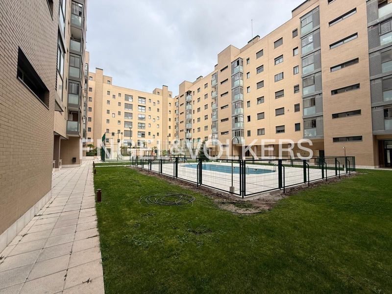 Foto ef2daa9a-2363-415c-8abe-94f20c5b782a. Lloguer dúplex amb calefacció aparcament piscina a Getafe
