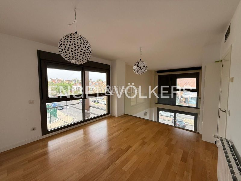 Foto 5340ff13-8f6f-45e3-a5b3-30f6144329b0. Location duplex avec chauffage parking piscine dans Getafe