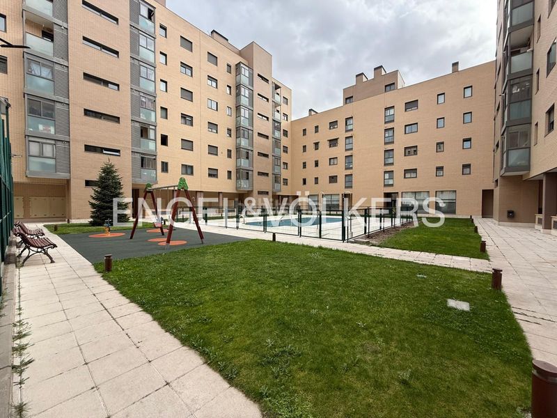 Foto f8687ba3-edc4-41c0-a6b4-c0d23b1886fd. Location duplex avec chauffage parking piscine dans Getafe