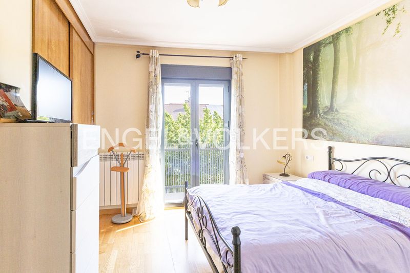 Foto d93eb721-c86b-46d9-93d9-35b988051e20. Casa adossada amb calefacció aparcament piscina a Getafe