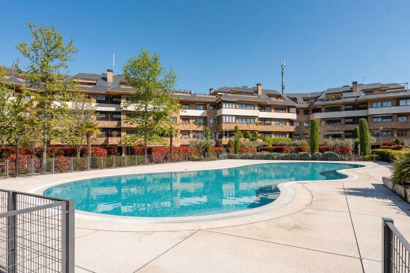 Foto 9277146d-a57f-4f83-9398-9988255e3750. Dúplex amb calefacció aparcament piscina a Norte Majadahonda