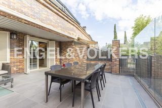 Rent House in Viñas Viejas. Magnífico chalet adosado en urb. privada