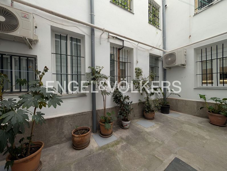 Foto 7574bb75-8da6-4888-925f-64262c0399a1. Pis amb calefacció a Embajadores-Lavapiés Madrid