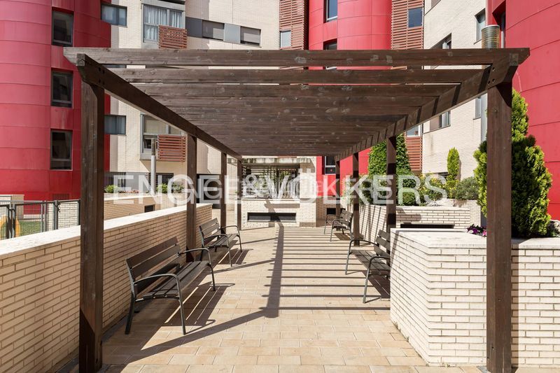Foto 0629c414-2140-4c55-a00f-ce8927944be9. Pis amb calefacció aparcament piscina a Sanchinarro Madrid