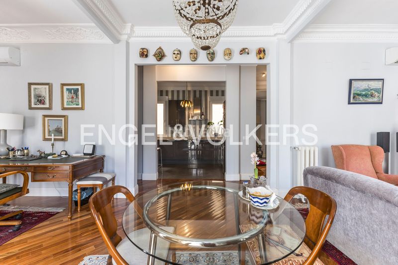 Foto aeecf369-1fe1-4c3e-8a1f-a6852ac525e3. Pis amb calefacció a Trafalgar Madrid