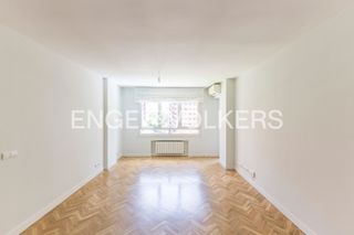 Miete Etagenwohnung  Corazón de maría. Renovado piso de 4 dormitorios con terraza y parking en finca co
