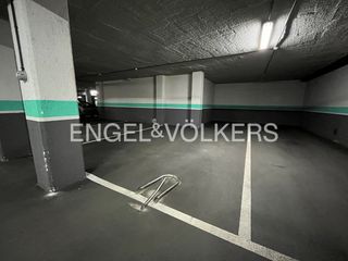 Posto auto in Sanchinarro. Plaza garaje para 3 coches en sanchinarro