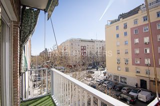 Affitto Appartamento  Calle de colombia. Amplio y luminoso apartamento en chamartin con terraza. remodela