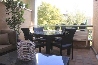 Location Appartement à Valdemarín. Acogedor piso con terraza en alquiler en valdemarín