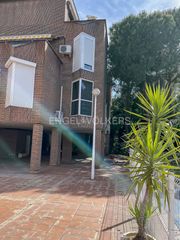 Rent Flat in Concepción. Piso reformado con mucho encanto en arturo soria