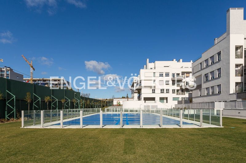 Foto 221e06c5-c2b7-4e33-946f-0ee012aa5cf0. Pis amb calefacció aparcament a Aravaca Madrid