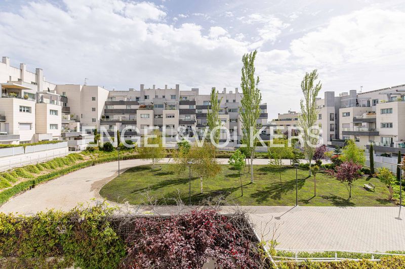 Foto b3ee7709-1791-4949-bac1-acb328b6dd3d. Pis amb calefacció aparcament a Aravaca Madrid