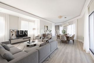 Rent Penthouse  Paseo de la castellana. Ático único en el paseo de la castellana en alquiler