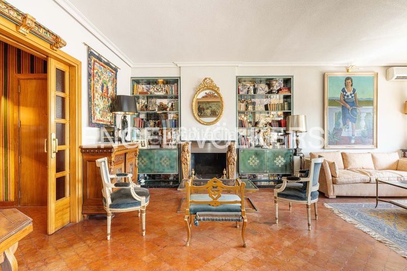 Foto 102b6df6-37d3-4f23-a597-ba3950715ae9. Pis amb calefacció aparcament piscina a Aravaca Madrid