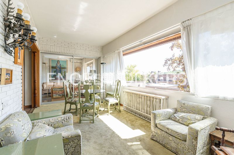 Foto 1e348cf0-f71f-4ec9-b4bb-0405c09946e4. Pis amb calefacció aparcament piscina a Aravaca Madrid