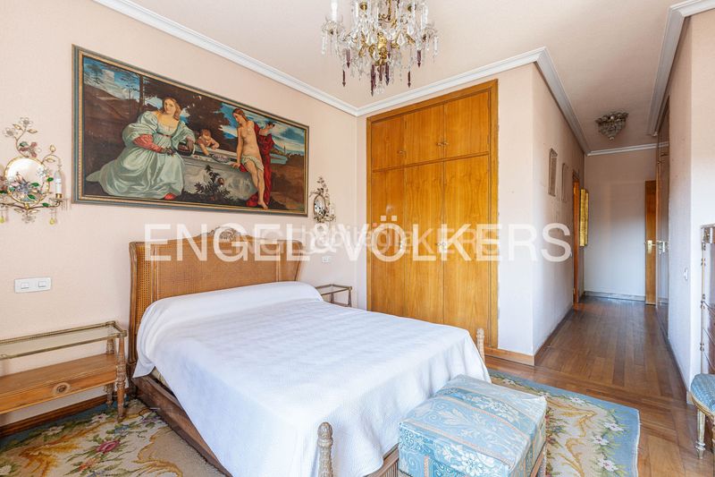 Foto 42076a1f-f37b-4a8f-90cd-fb920ac81047. Pis amb calefacció aparcament piscina a Aravaca Madrid