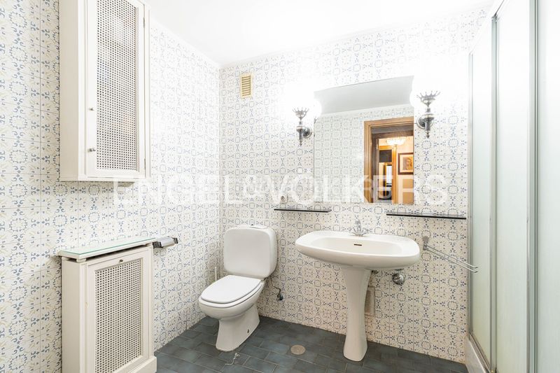 Foto 6dfd9537-28fa-4fb0-8941-626140ee83cd. Pis amb calefacció aparcament piscina a Aravaca Madrid