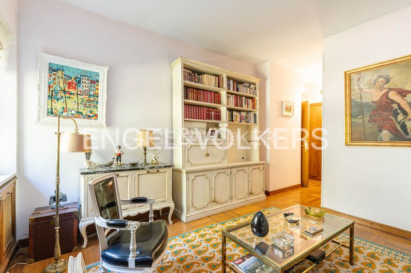 Foto 8a99761e-4865-45d5-ba1a-77c58ccb364c. Pis amb calefacció aparcament piscina a Aravaca Madrid