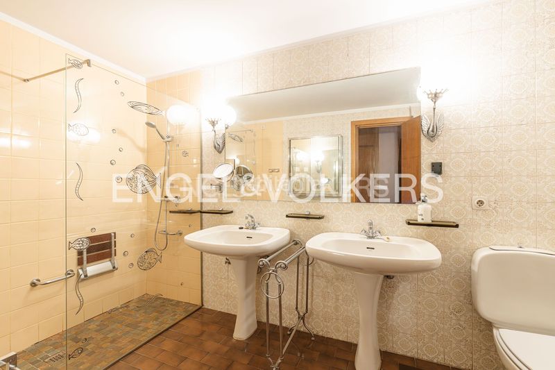 Foto b29901ed-8ca6-42ce-aa82-796c3be0a689. Pis amb calefacció aparcament piscina a Aravaca Madrid