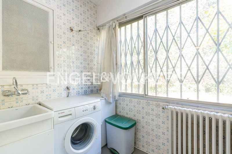 Foto d4f4377e-962a-4edb-93ff-95f80d4d1c31. Pis amb calefacció aparcament piscina a Aravaca Madrid