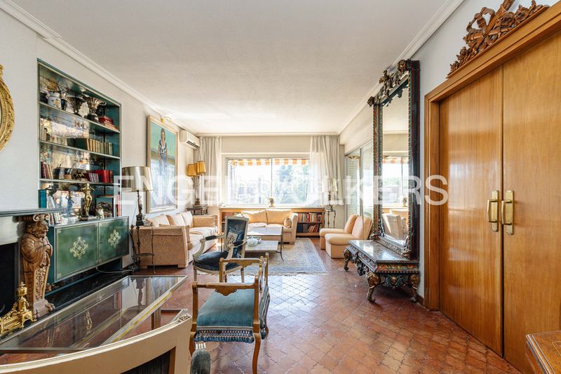 Foto f57bb463-6ada-4db8-a328-700f779a1596. Pis amb calefacció aparcament piscina a Aravaca Madrid