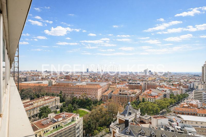 Foto ddb2a804-b4ed-42d9-bd5b-92f6b74965cb. Pis amb calefacció a Argüelles Madrid