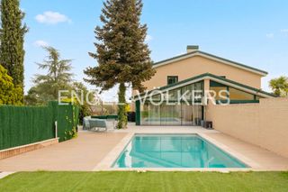 Rent Semi detached house in Soto de Viñuelas. Exclusiva casa pareada con piscina privada en soto de viñuelas