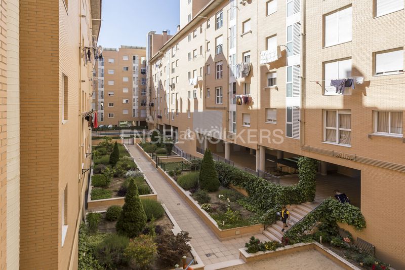Foto e3b3a361-f340-410c-9490-43261e4dda6d. Pis amb calefacció aparcament a Butarque Madrid