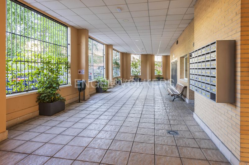 Foto e93ea676-178f-4256-8e85-5aff81e199a4. Pis amb calefacció aparcament a Butarque Madrid