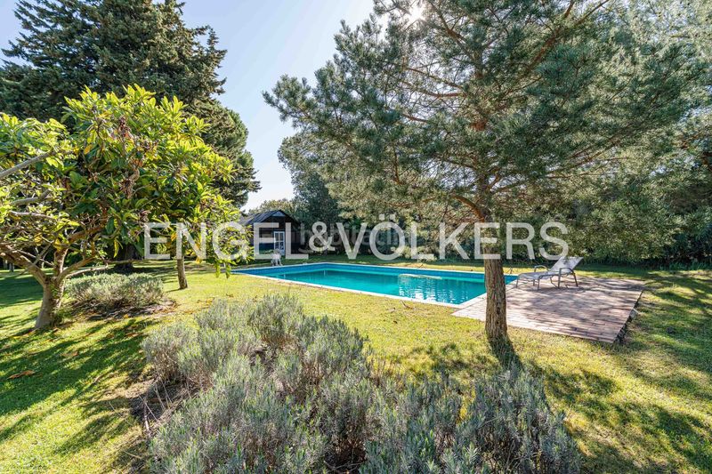 Foto 053ba8fb-3cf6-498d-842f-4b38fdad9f27. Casa amb calefacció aparcament piscina a Urbanización Este-Montepríncipe Boadilla del Monte