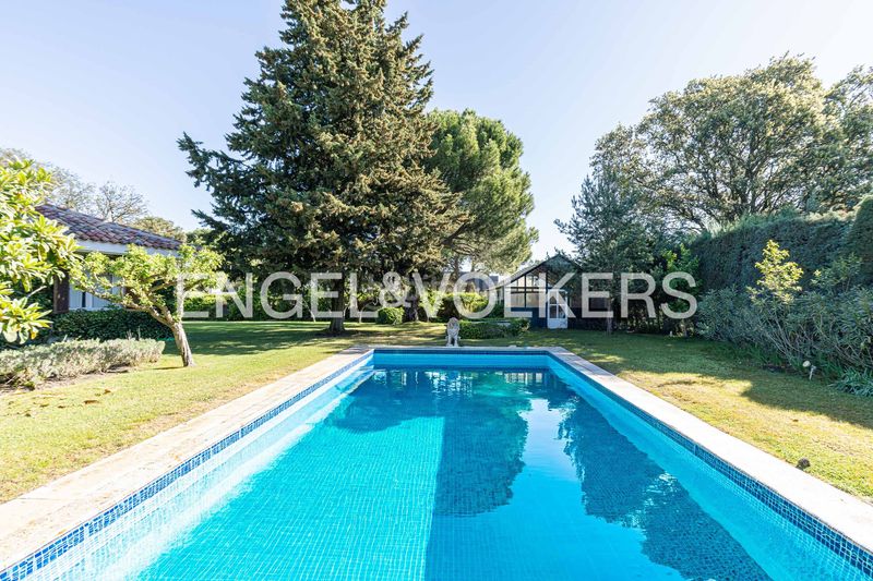 Foto 1978687e-2376-408e-aede-f8ce81cdd274. Casa amb calefacció aparcament piscina a Urbanización Este-Montepríncipe Boadilla del Monte