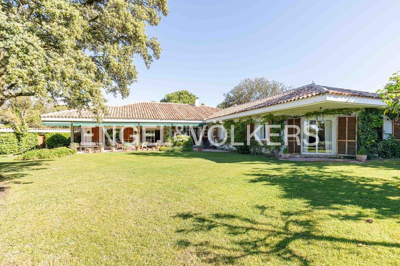 Foto 70fdb1fc-0d17-49be-883e-a477432bc414. Casa amb calefacció aparcament piscina a Urbanización Este-Montepríncipe Boadilla del Monte