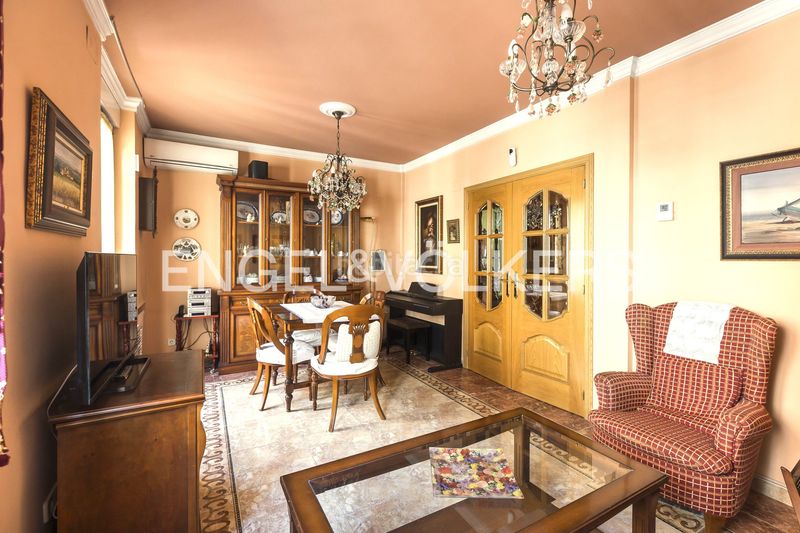 Foto d9e145a2-708c-4688-b11a-df24e8d3a4d5. Pis amb calefacció a Niño Jesús Madrid