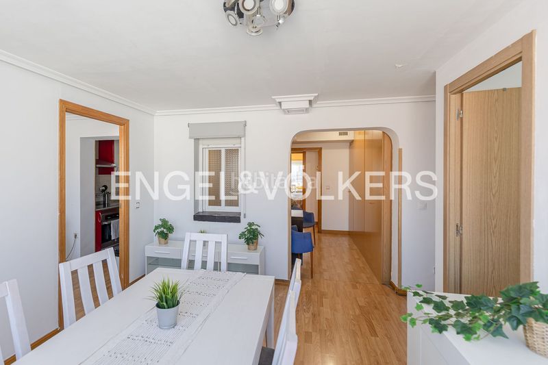 Foto bcd5756e-a3f4-4536-9d4f-caa147f58a66. Pis amb calefacció a Valdeacederas Madrid