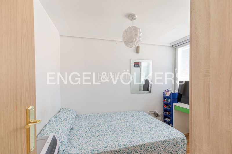 Foto d7cb5083-537d-4a92-a04e-9e2bd813af5a. Pis amb calefacció a Valdeacederas Madrid