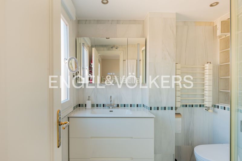 Foto 0f65a2df-10a3-4936-9fb5-ea4e6856e7bb. Pis amb calefacció aparcament piscina a Horcajo Madrid