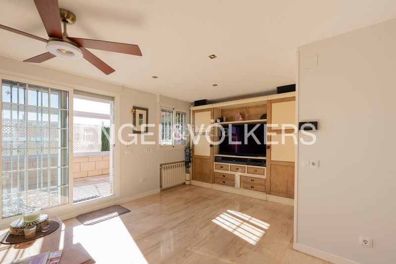 Foto cc6449d0-7456-4fd5-ae78-41a2dd24ff4d. Pis amb calefacció aparcament piscina a Horcajo Madrid