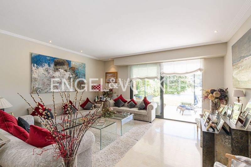 Foto 1240de55-4a95-4861-91dc-c9b6ae10a438. Casa amb calefacció aparcament a Aravaca Madrid